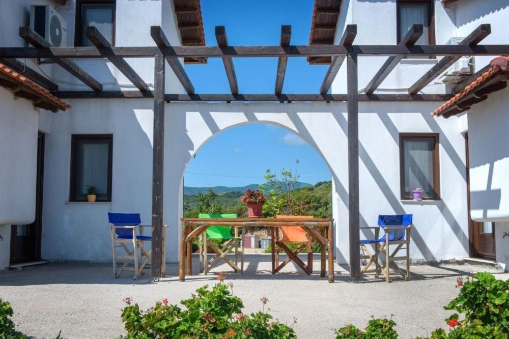 Katevi Luxury Seafront Villa Ierissós Exterior foto