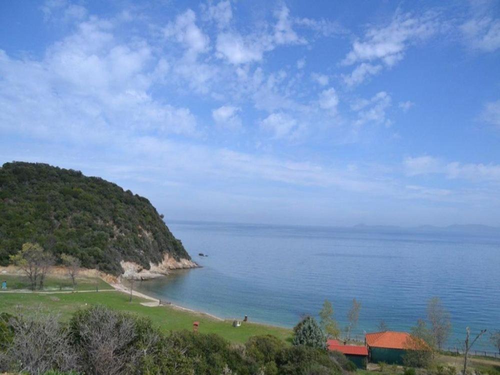 Katevi Luxury Seafront Villa Ierissós Exterior foto